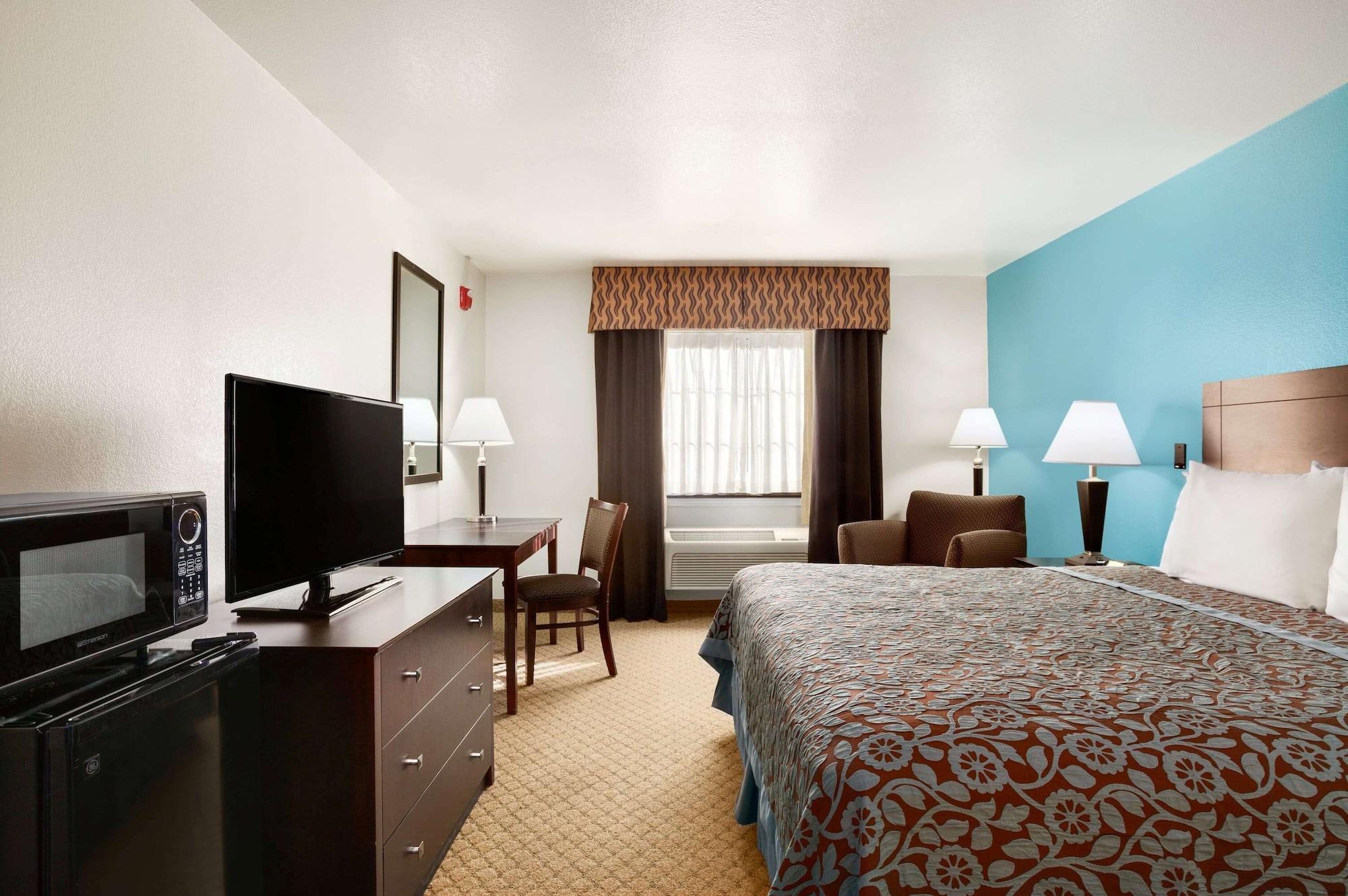 Days Inn & Suites By Wyndham Conroe North מראה חיצוני תמונה