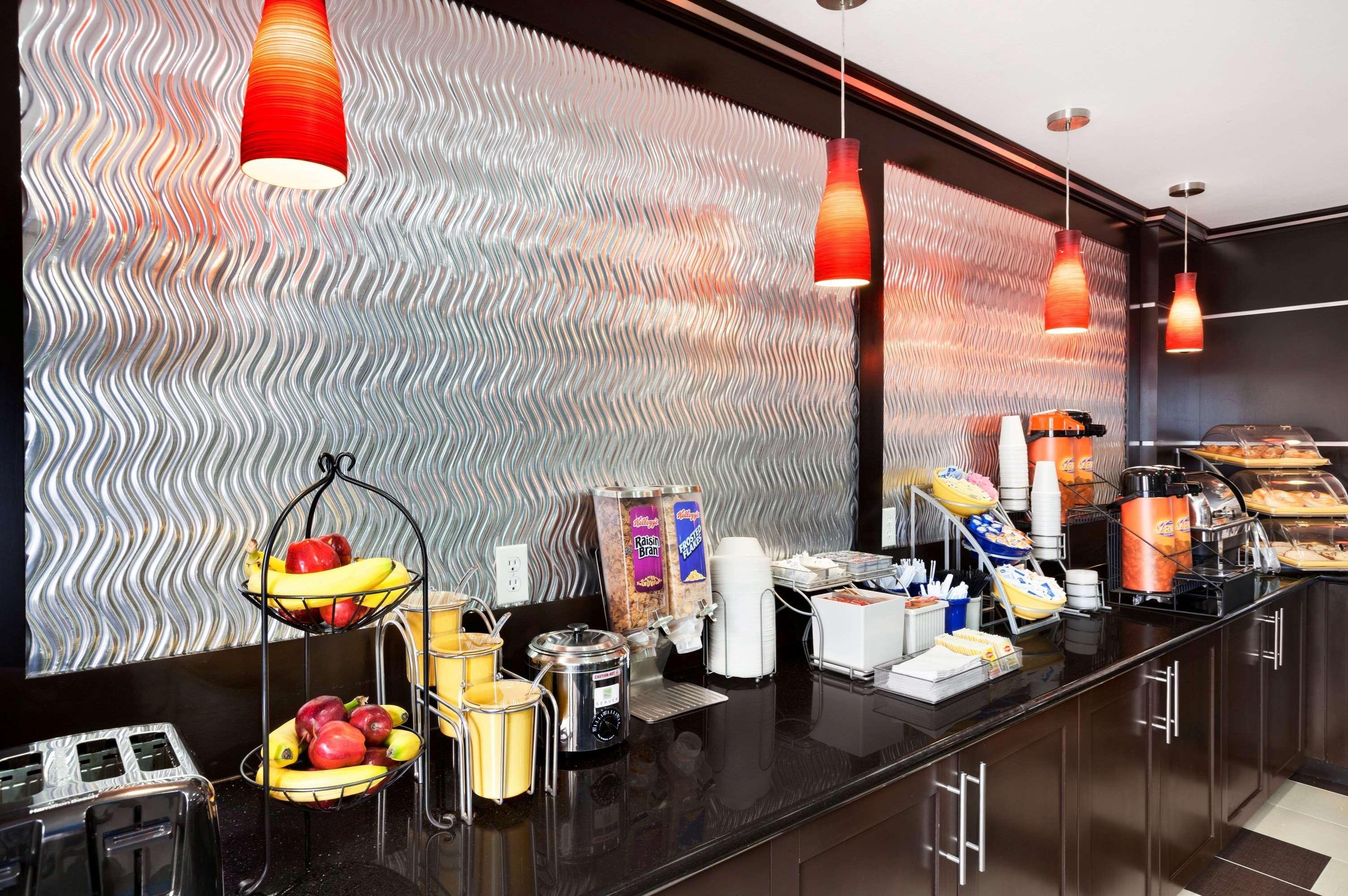 Days Inn & Suites By Wyndham Conroe North מראה חיצוני תמונה